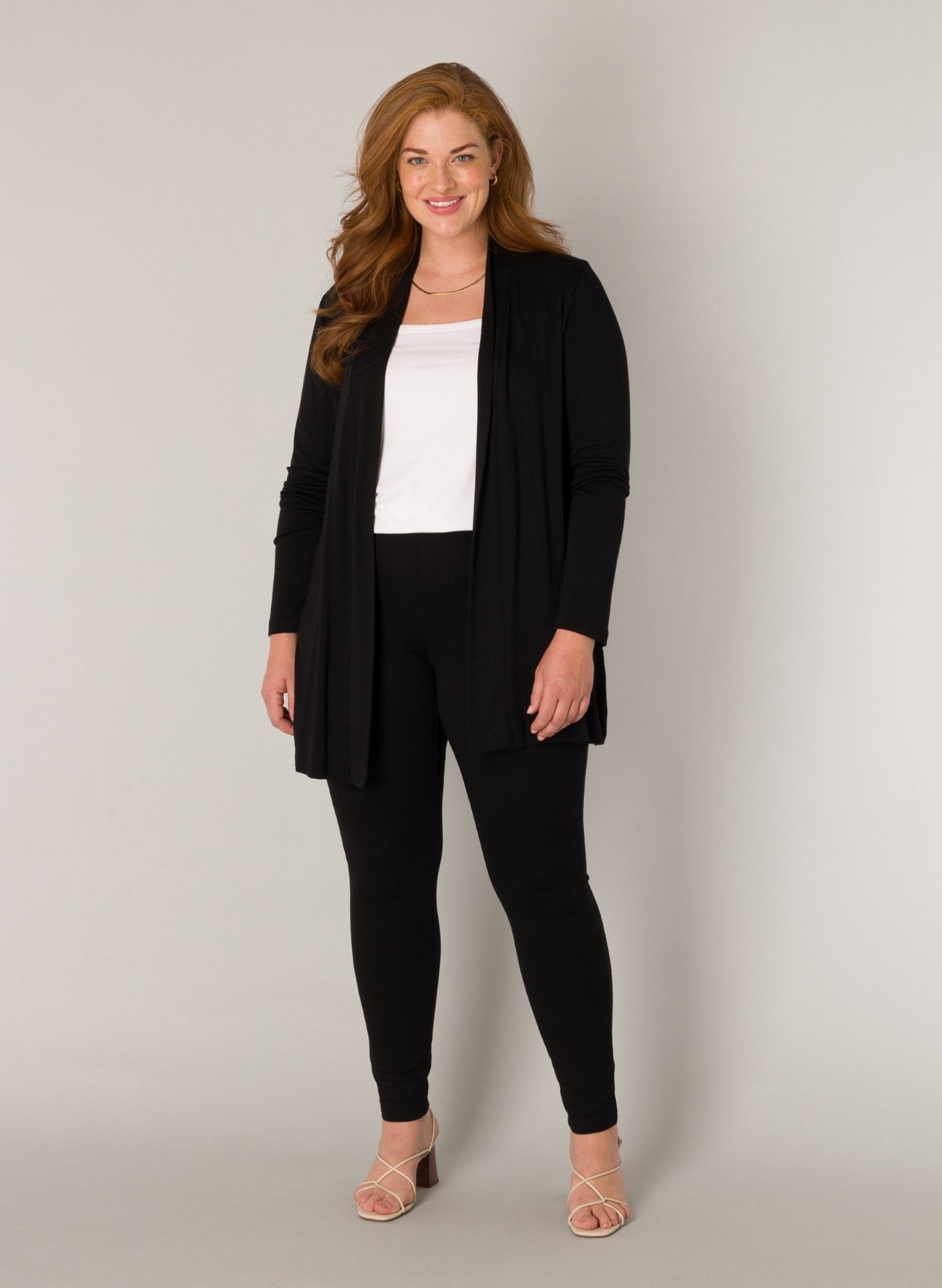 Ayla -neuletakki, musta, Base Level Curvy